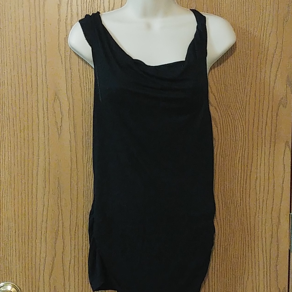 Cowel Neck Tank, Ring Back Detail